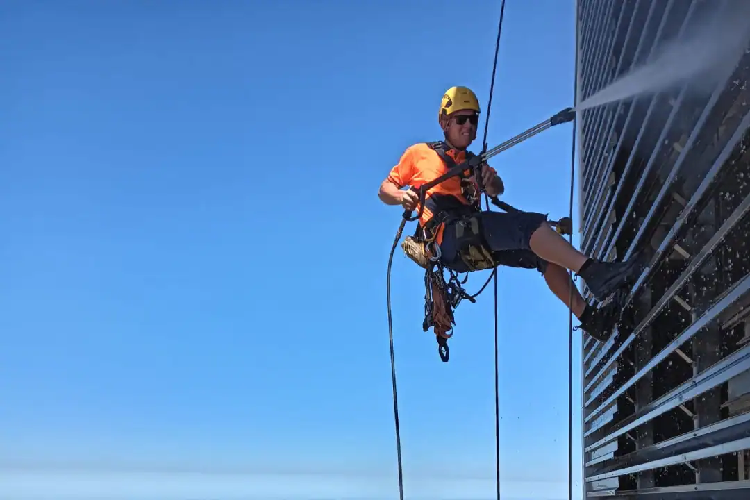 high-rise-window-cleaning-perth-06 High Rise Window Cleaning Perth