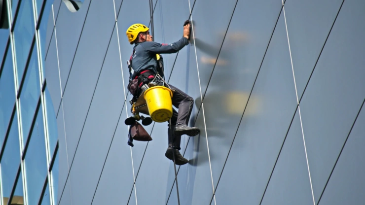 How to Choose a High-Rise Window Cleaning Company in Perth
